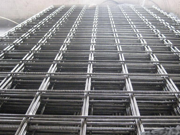 Concrete reinforcing mesh made from low carbon steel wire rods